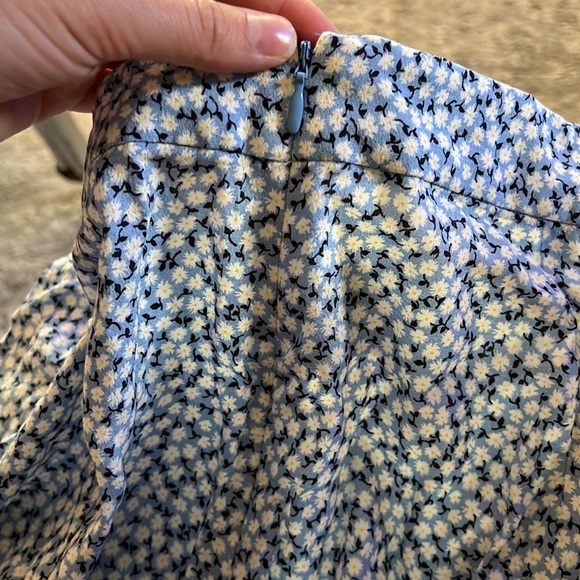 NWT!! Long floral skirt with slit in the leg - Picture 3 of 3